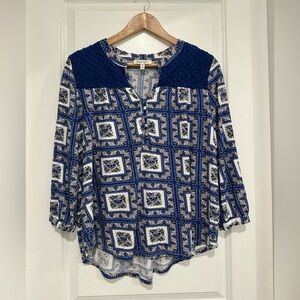 Porridge | Women’s Medium Blue Patterned Blouse 3/4 Sleeve Button Details